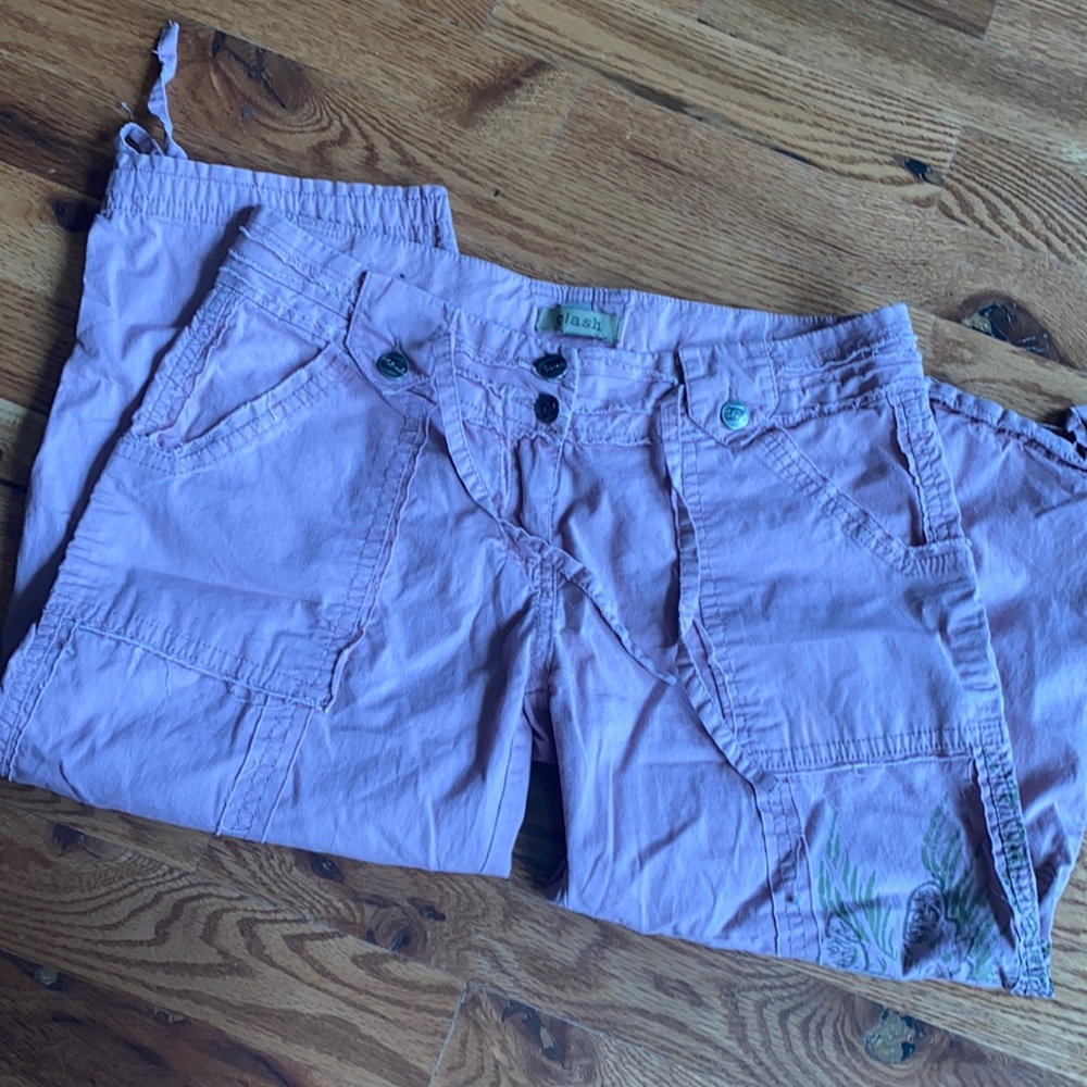 Clash - Lightweight Capris, Light Pink